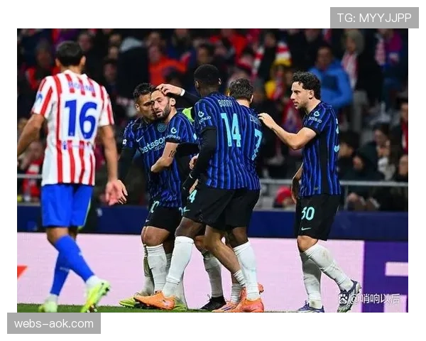 终场哨响，国际米兰球员低头离场，挪威寒风中迷失方向